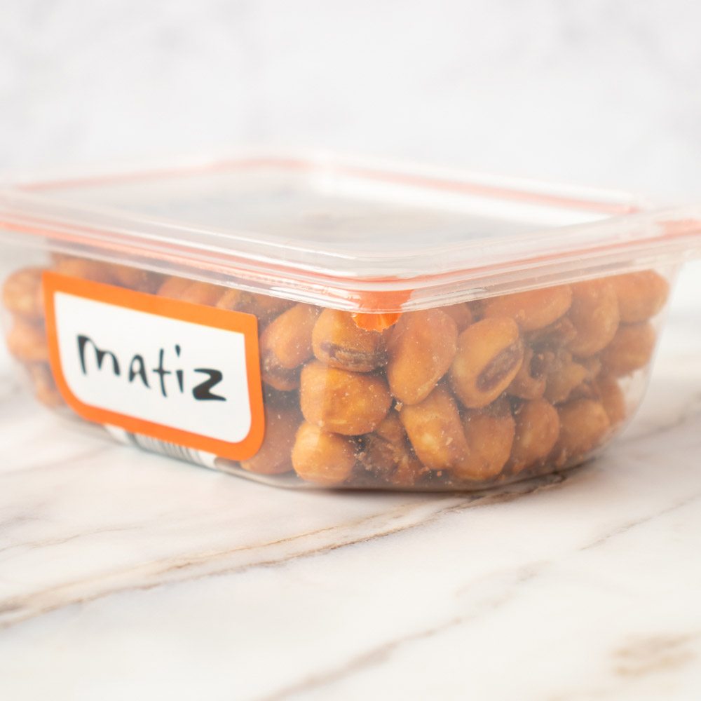 The side view of a container of Matiz Quicos Giant Crunchy Corn