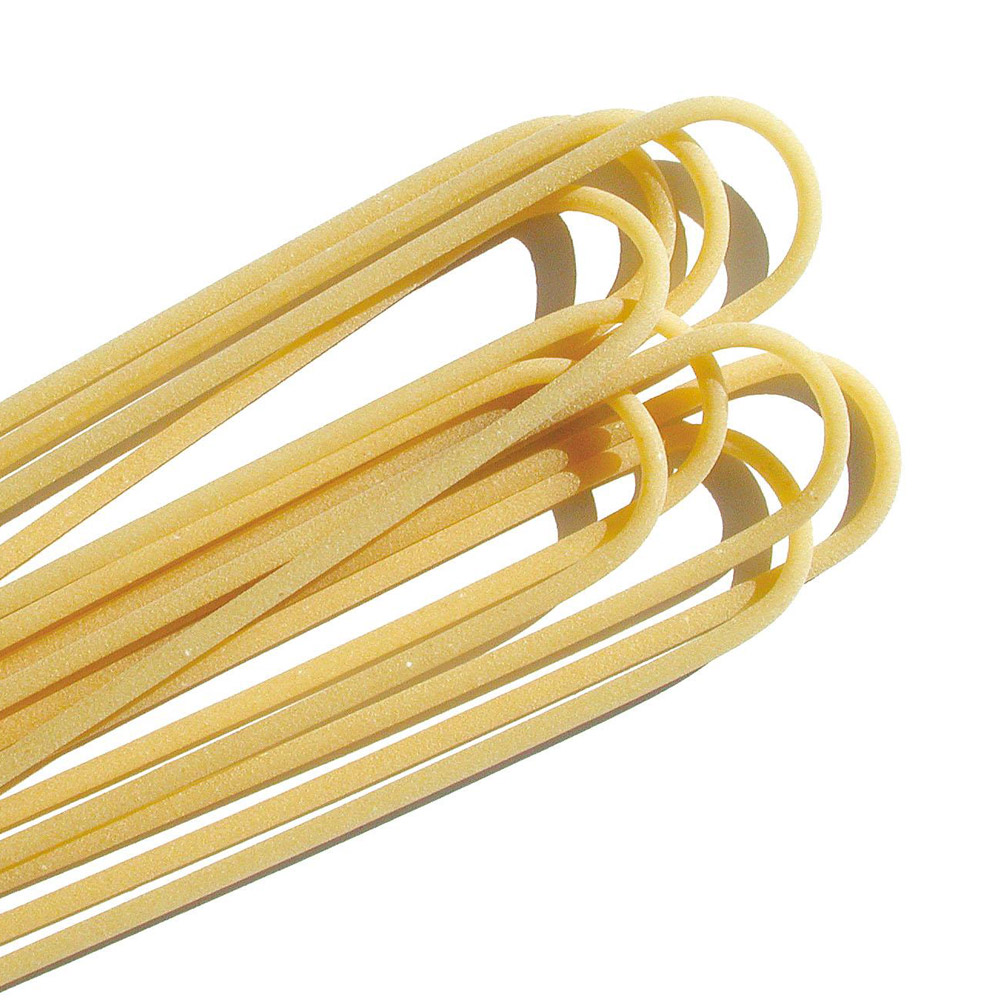 Benedetto Cavalieri Spaghettoni noodles on a white background