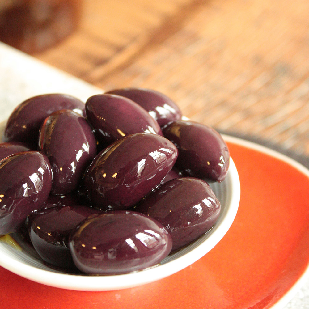 divina organic kalamata olives in bowl