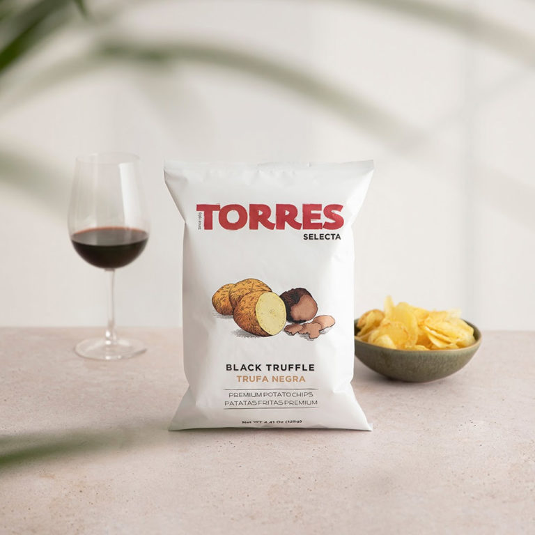 Torres Premium Potato ChipsBlack Truffle 4.4 oz EURO USA